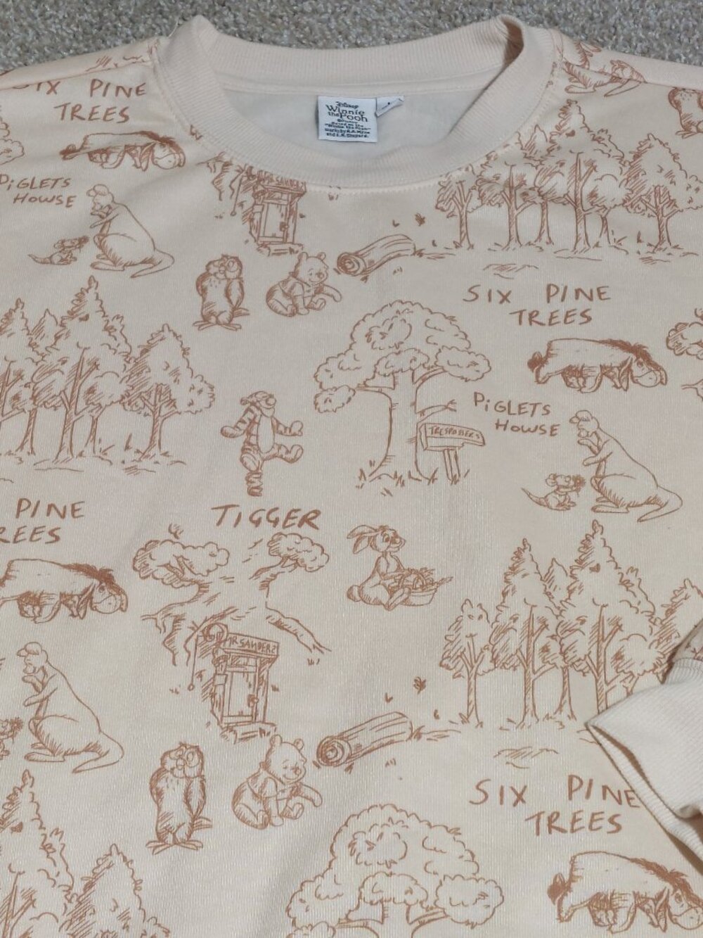 Winnie the Pooh Pooh Bear sketch sweater size M